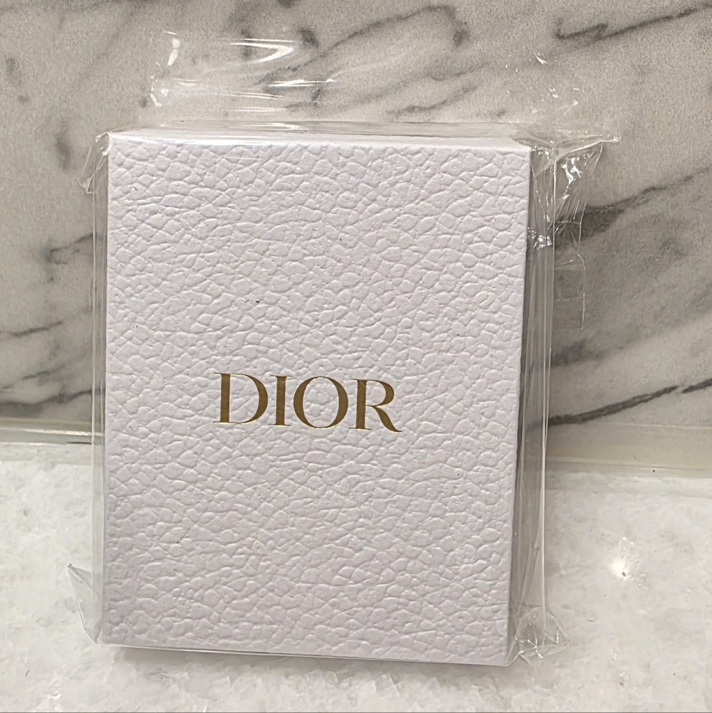 🌸🌸 Christian Dior Silver Cellphone Charm - Picture 3 of 4